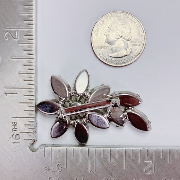 VTG 1950s Brooch Rhinestone Floral Spray Mid Century Sparkling Silver Tone Pin - Picture 10 of 10